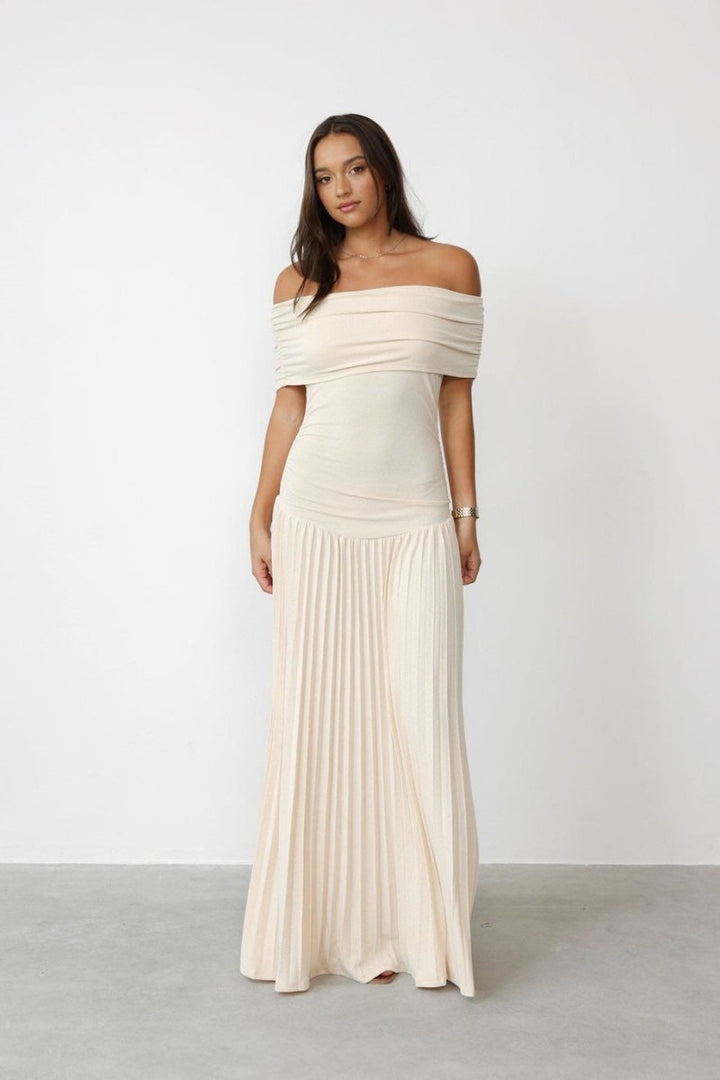 Aurora - Elegant Women&