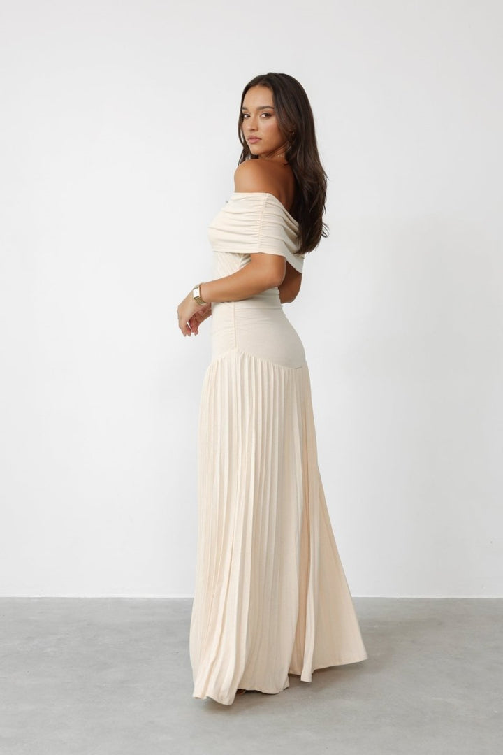 Aurora - Elegant Women&