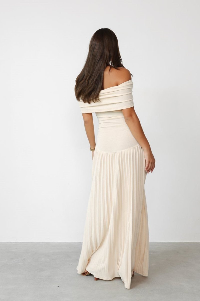 Aurora - Elegant Women's Wedding Guest Dress with Off-Shoulder Neckline and Pleated Maxi Skirt