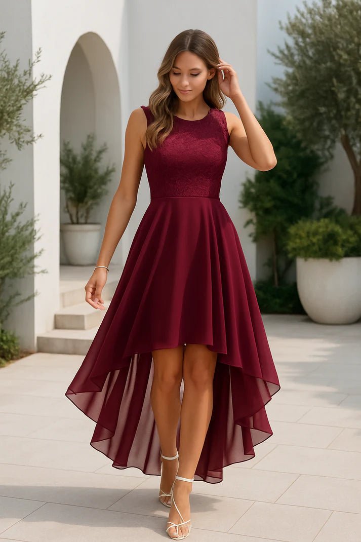 Naomi - Elegant Women&