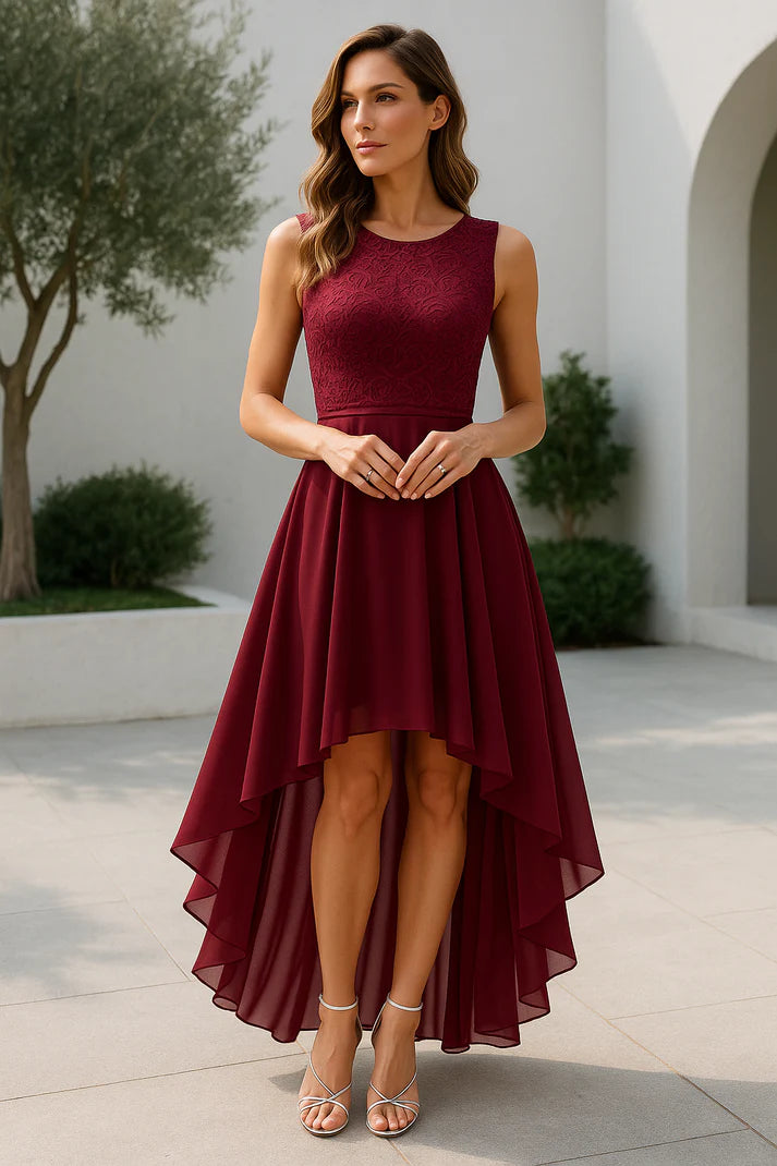 Naomi - Elegant Women&