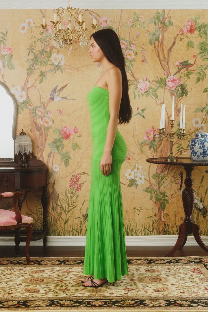 Zoe - Elegant Women's Wedding Guest Dress with Strapless Neckline and Pleated Maxi Skirt